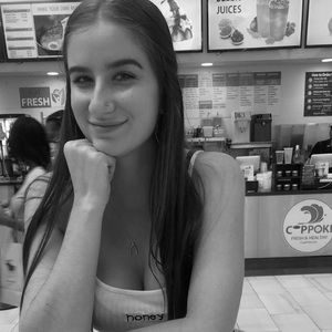 Meet your Posher, Julia